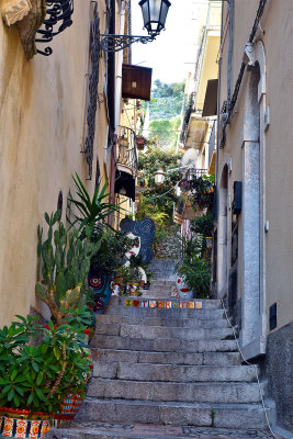 Taormina stairs.jpg