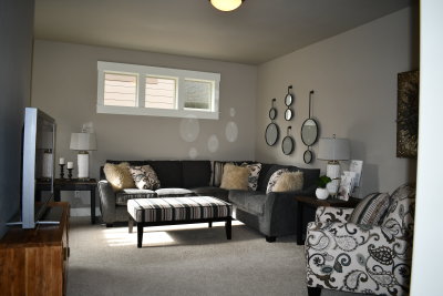 flex room or bedroom 3 off kitchen