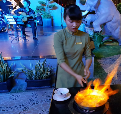Crepes Suzette at the Rex in Saigon 3