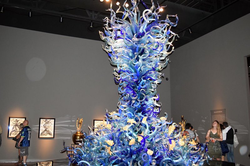 Chihuly 12.jpg