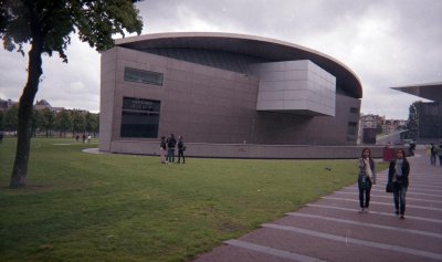 Van Gogh Museum 1.jpg