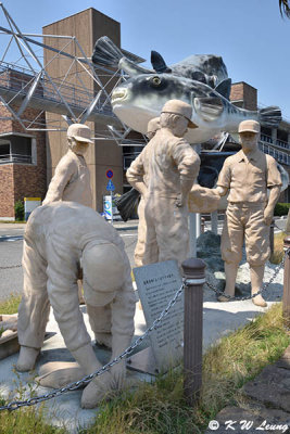 Fugu fishermen monument DSC_9269