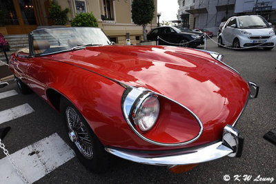A red car outside Casino de Monte-Carlo DSC_3704