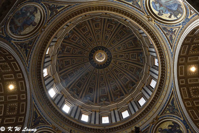 The dome of St. Peters Basilica DSC_4002