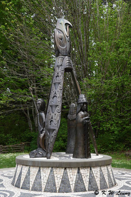 Monument to the Native Indians DSC_2852