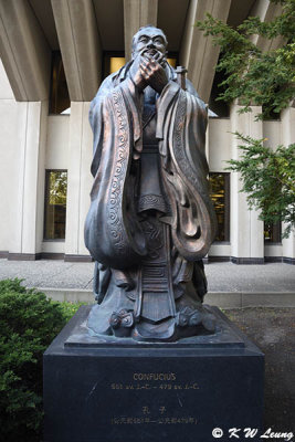 Statue of Confucius DSC_5994