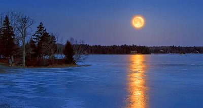 Sap Moon Over Otter Lake P1180976-82
