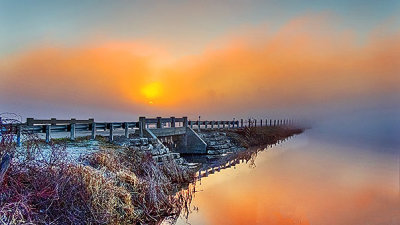 Foggy Sunrise At Roses Bridge DSCN05298-300