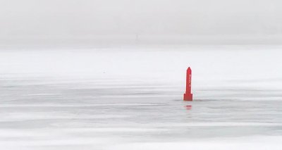 Red Channel Marker In Winter Fog P1290508