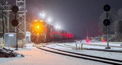 CP 8912 Arriving In Snowfall P1370263-9
