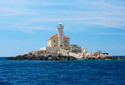 Lighthouse Mulo [FL W 5S AIS] 4330.869'N,  1555.116'E