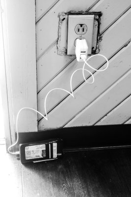 CO18: charging Iphone