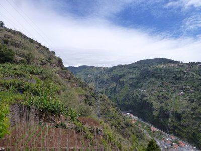 Afdalen naar Ribeira Brava