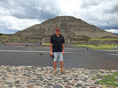  Dave at the Pyramids of Teotihuacan 28 Sep 16