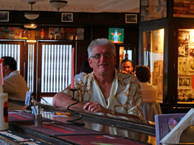 95 Dave at Sloppy Joes a bar in Havana.jpg