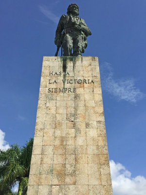9 Statue of Che Guevara.jpg