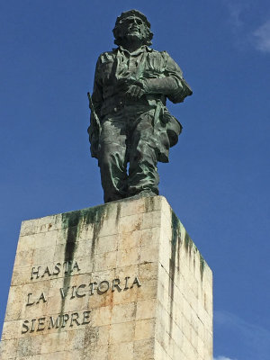 11 Statue of Che Guevara.jpg