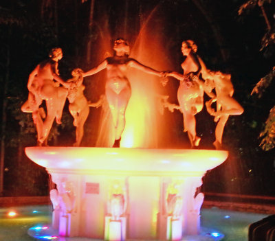 10 Fountain at the entrance of the world famous Tropicana 15 Oct 16.jpg