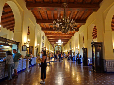 9 Hotel Nacional de Cuba - lobby.jpg