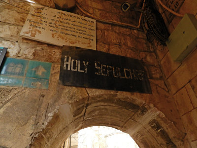 Walking through the Holy Sepulchre Church 28 Oct, 17