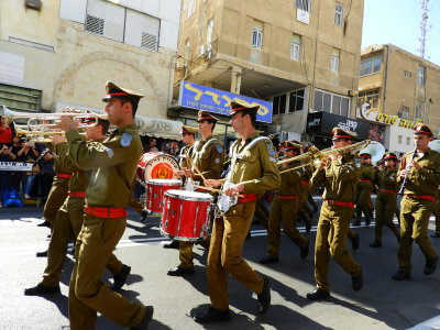 The procession has started with an Israeli marching band 31 Oct, 17