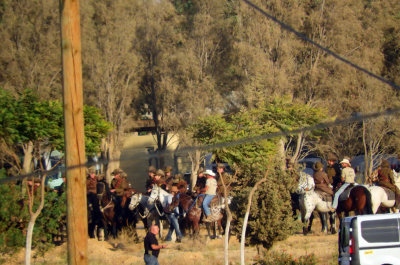 The riders and horses are all waiting 31 Oct, 17