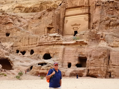 Dave in front of one of the hundreds of buildings, tombs and temples at Petra 3 Nov, 17