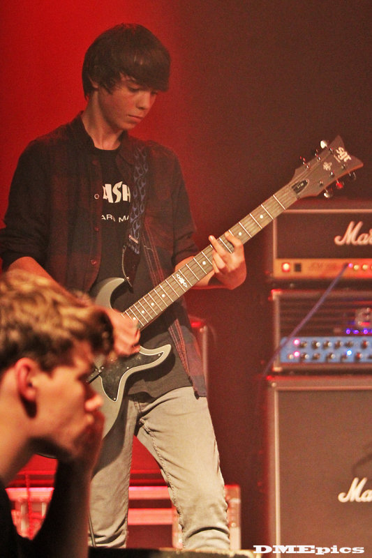 d9953.jpg