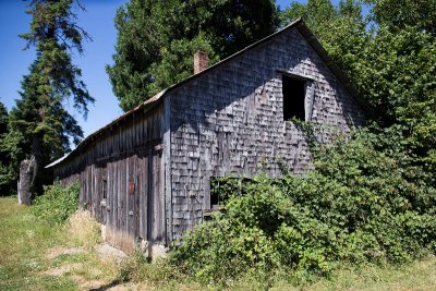 An old Barn on River Road.