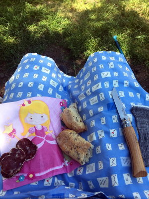 A chic picnic, thanks to Beatrix