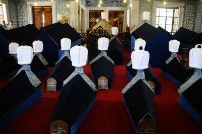 Sutan Ahmed's Tomb and family