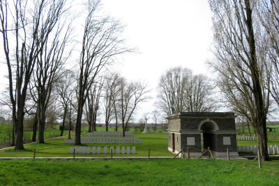 Zillebeke - Maple Copse Cemetery