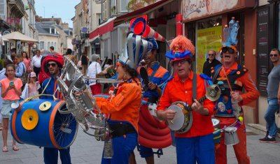 Street band in Chartres