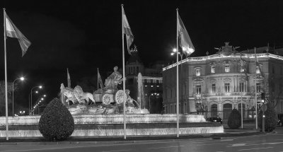 Fuente de la Cibeles Y Palacio de Linares