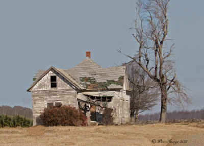 Abandoned farm house 