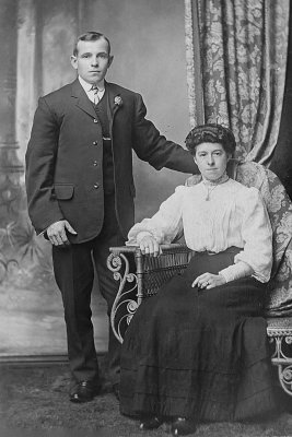 James Robert Chadwick and Hannah Mary Chadwick, 2700094.jpg