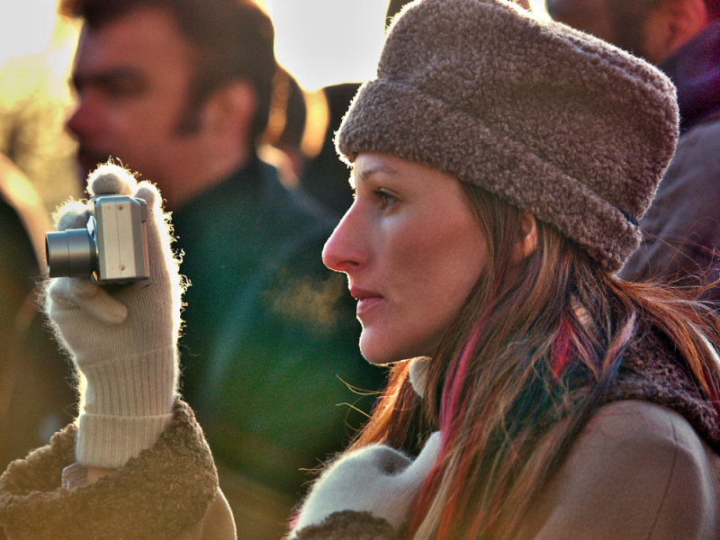 PC261543_cold_woman_digicam.jpg