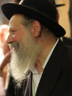 Rabbi Hoch Auser, a very brave man