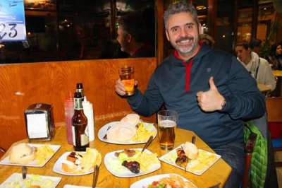 2016129281 Jason tapas Granada.jpg