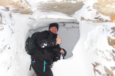 2016129423 Paul shelter Sierra Nevada.jpg