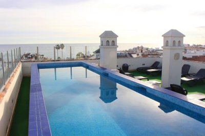 2016129564 Pool Mena Plaza Hotel Nerja.jpg