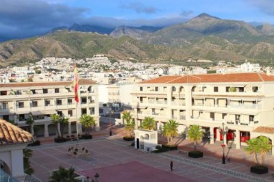 2016129592 Main Plaza Nerja.jpg