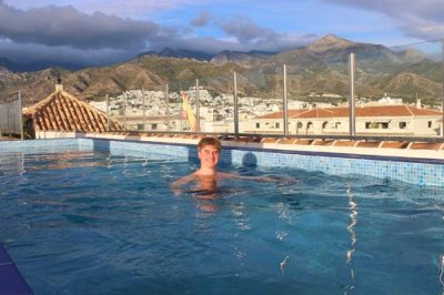 2016129596 Paul Mena Plaza Nerja.jpg