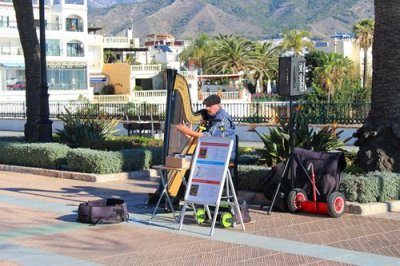 2016129680 Harp player Nerja.jpg