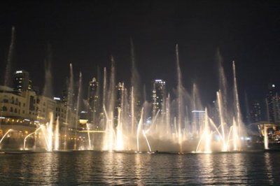 2017020930 Burj Khalifa fountains.jpg