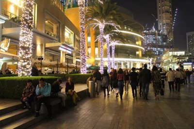 2017020940 Outside Dubai Mall.jpg