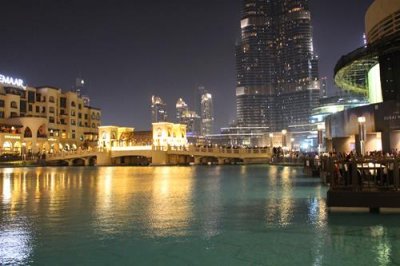 2017020943 Burj Khalifa lake.jpg