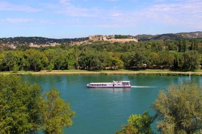 2017083266 River Rhone Avignon.jpg