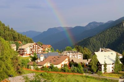 2017083676 Rainbow Auron Alps.jpg