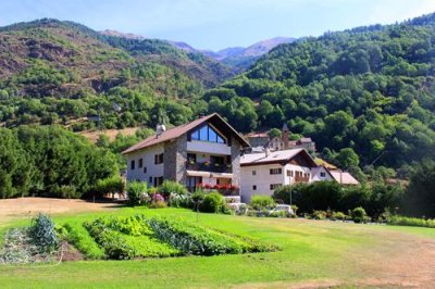 2017083685 Alpine houses Isola.jpg